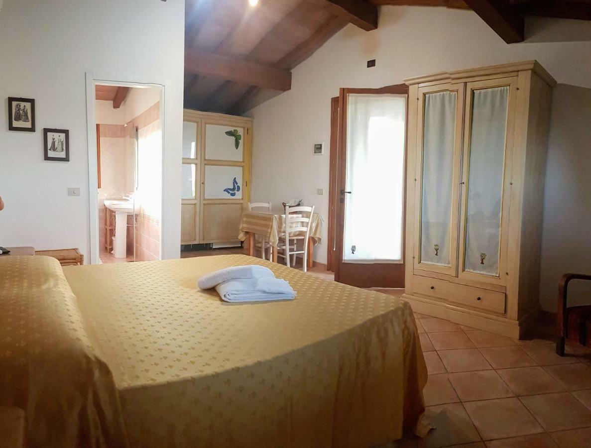Agriturismo Casa Andreina 카스틸리오네 델라 페스카이아 외부 사진